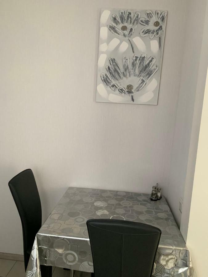 Apartments On Priportovaya,35 Tjerkasy Eksteriør billede